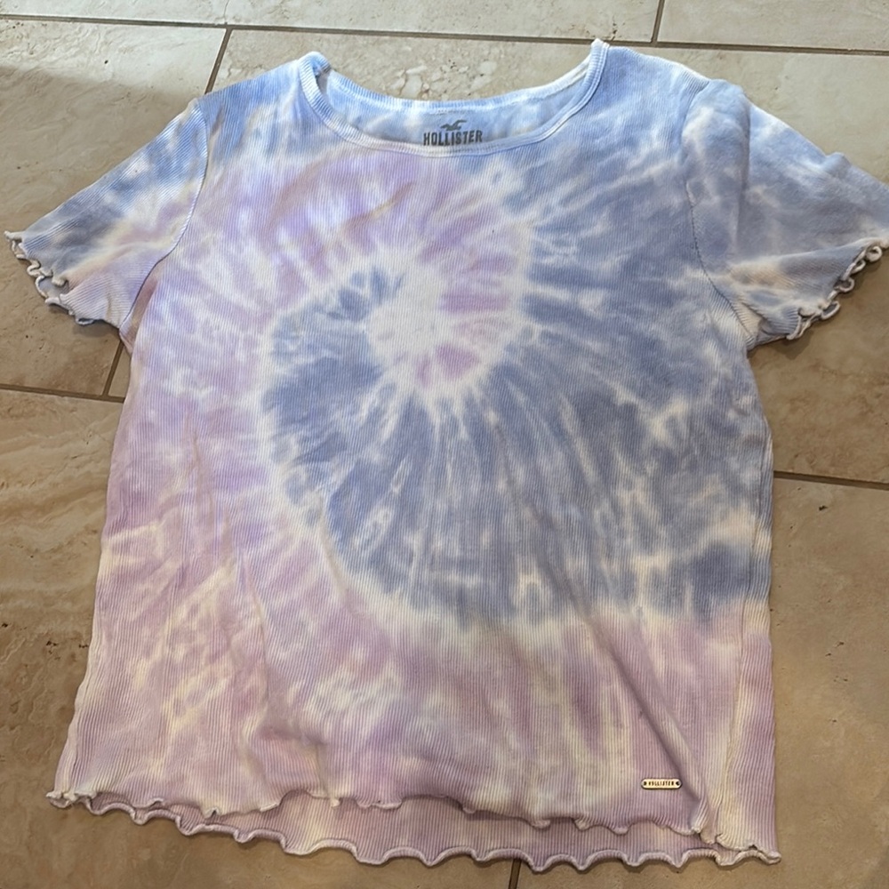 Hollister Tie-Dye T-Shirt - Purple and White